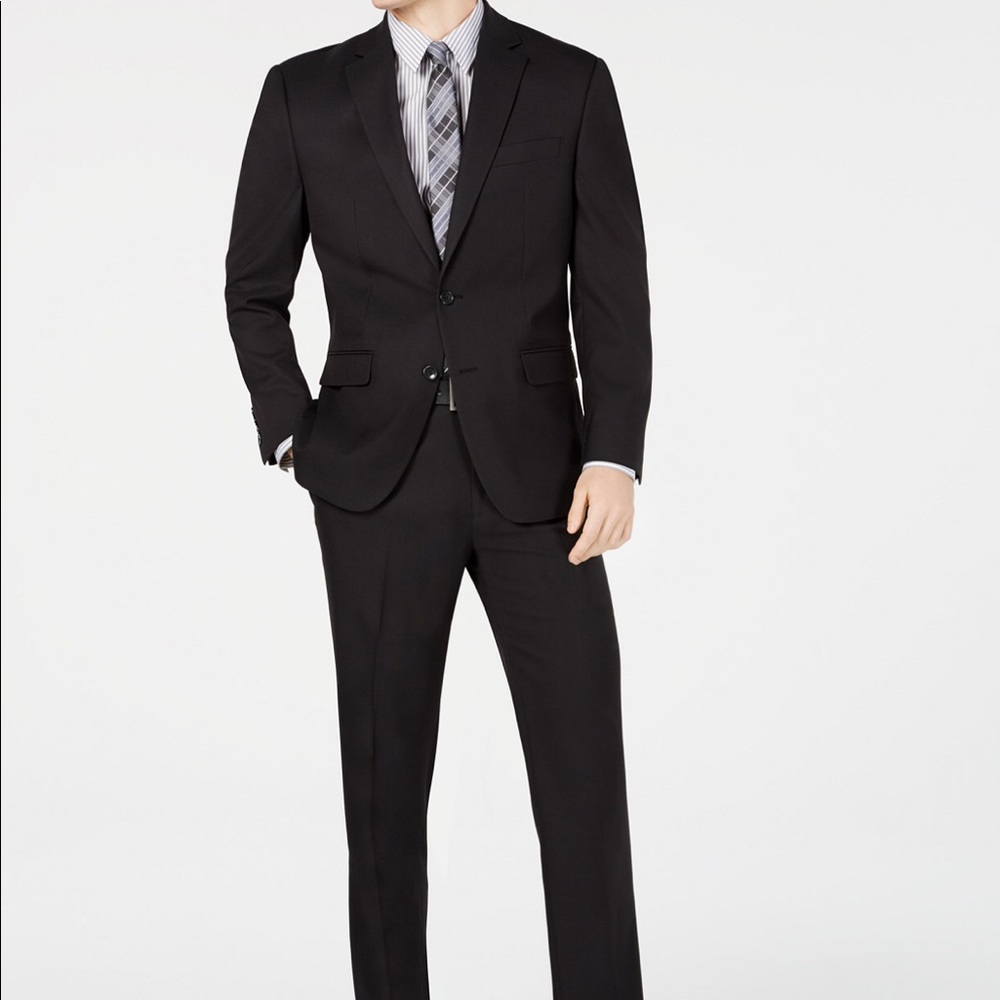 Classic Fit stretch black pindot suit NWT
